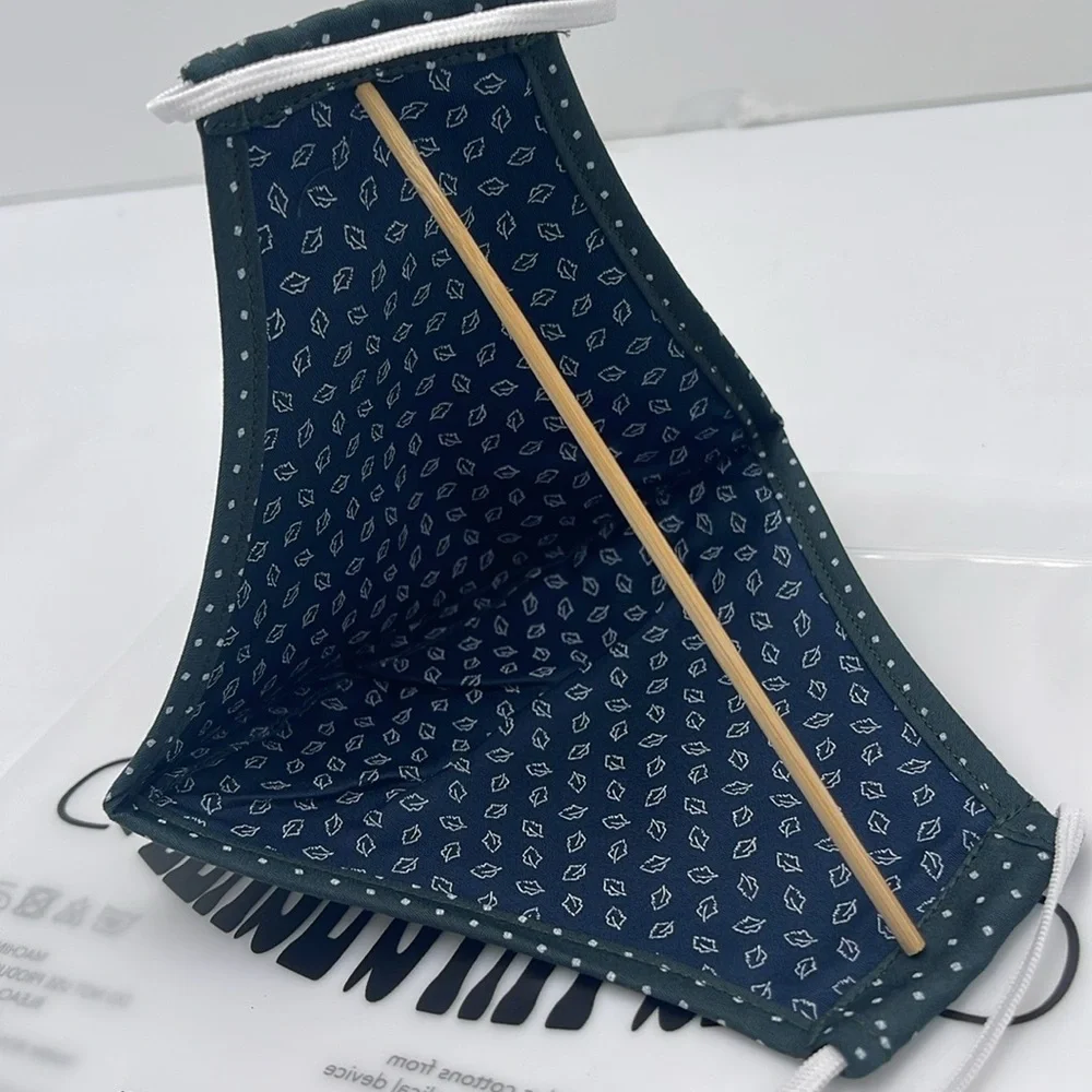 Black Face Mask with Planet Print TED BAKER LONDON Reversible Reusable NWT - Picture 12 of 14